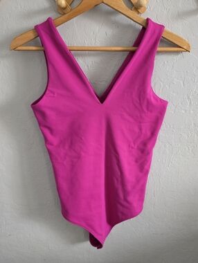 Abercrombie Seamless V-Neck Bodysuit In Fuschia Size S
